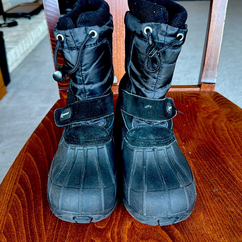 Alpine Design children’s snow boots